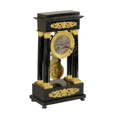 {* $ 0 $ *}, horloge à pendule, horloge de temple, horloge de table, horloge antique, horloge antique, horloge en bronze, petite horloge de temple, horloge 900, horloge en bois