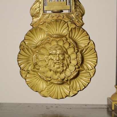 di mano in mano, orologio da appoggio a pendolo, orologio da appoggio a tempietto, orologio da tavolo, orologio antico, orologio antiquariato, orologio in bronzo, orologio a tempietto, orologio 900, orologio in legno