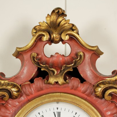 di mano in mano, orologio in legno, orologio con mensola, orologio a parete, orologio antico, orologio antiquariato, orologio in stile rococò, orologio rococò, orologio scolpito, orologio 900