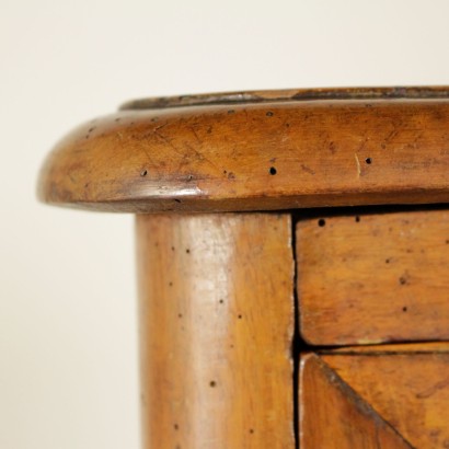 Secretaire in walnut - detail