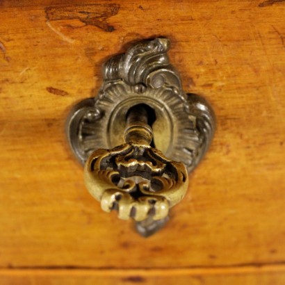 Secretaire in walnut - detail