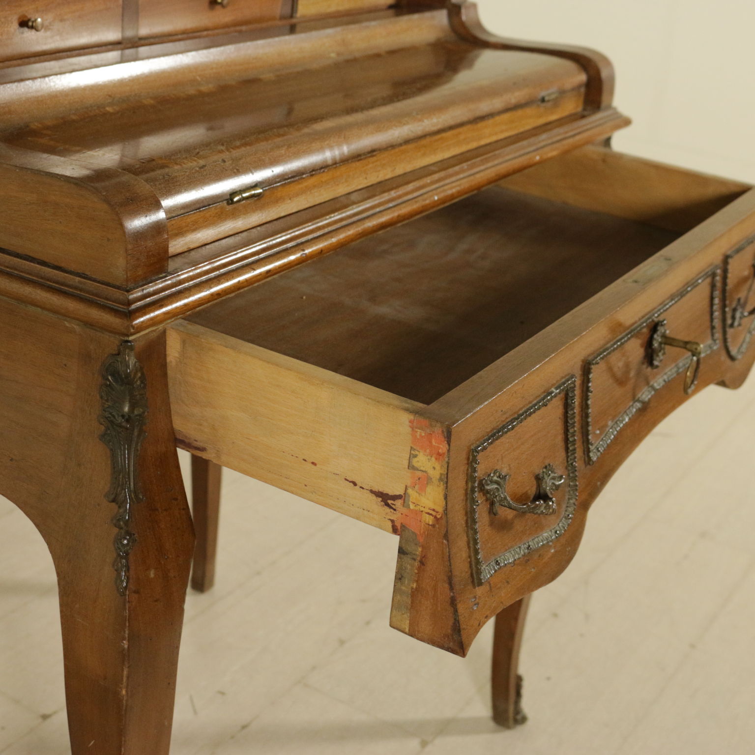Scrivania Con Ribalta. Gallery Of Scrivania Con Piano E Gambe Quadro ... Scrivania Con Ribalta. Gallery Of Scrivania Con Piano E Gambe Quadro ...