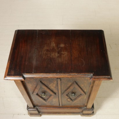 Sideboard antique wood - detail