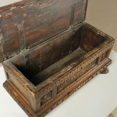 {* $ 0 $ *}, small chest, antique chest, antique chest, antique chest, 900 chest, 900 chest, walnut chest