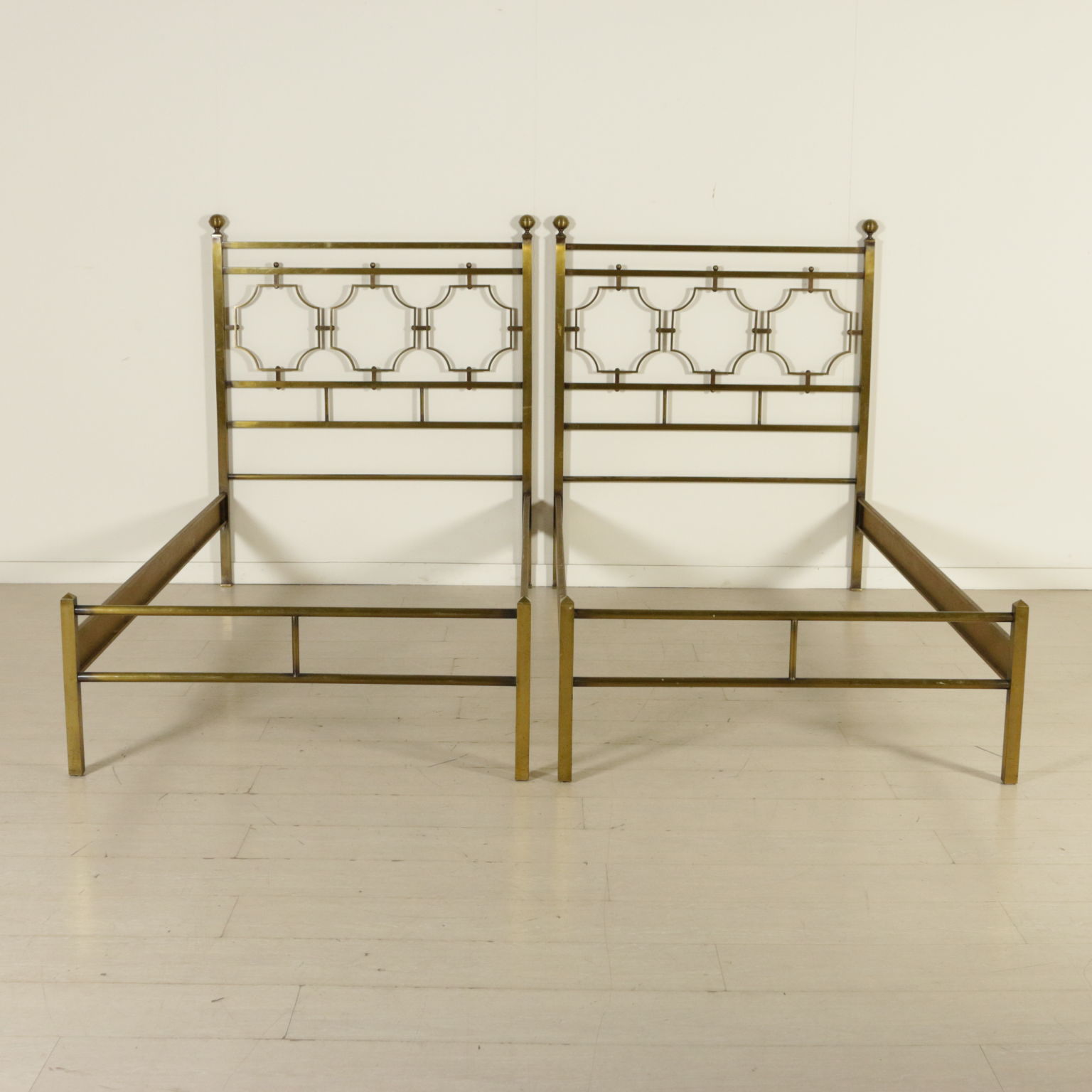 Letti in ottone - Complementi - Modernariato - dimanoinmano.it Letti in ottone - Complementi - Modernariato - dimanoinmano.it