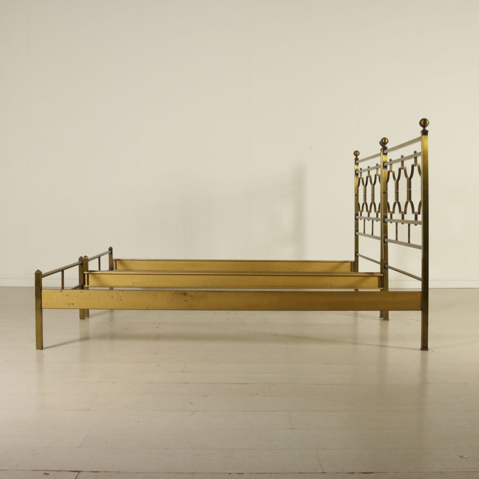 Letti in ottone - Complementi - Modernariato - dimanoinmano.it Letti in ottone - Complementi - Modernariato - dimanoinmano.it