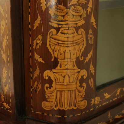 Dutch Cupboard with Shelf - detail