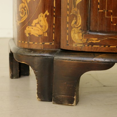 Dutch Cupboard with Shelf - detail