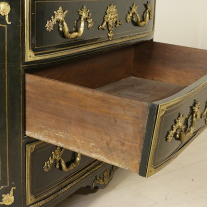 Commode à trois Tiroirs Louis XIV Bronze Placage d'Ebène France '700