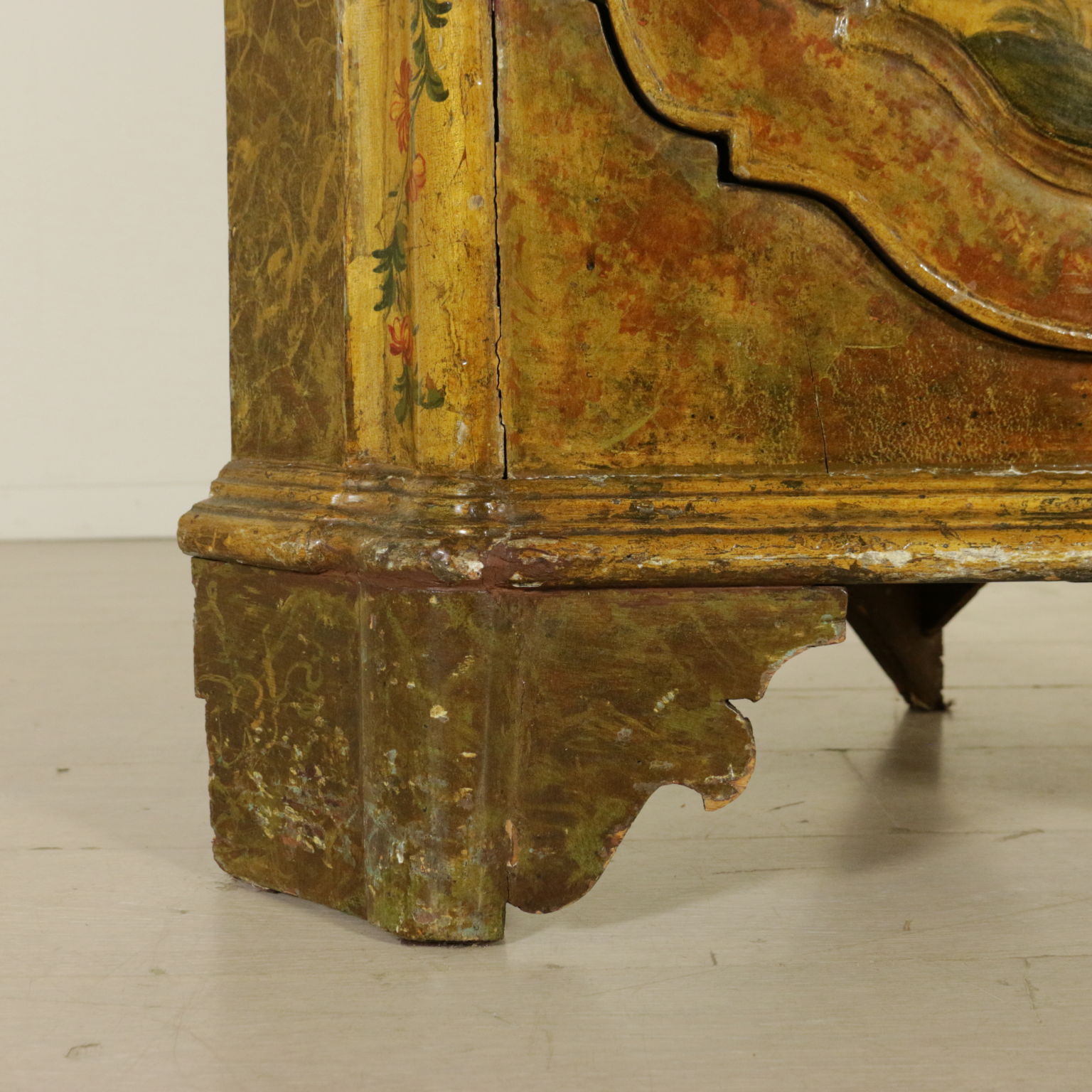Corner to arte povera - Corner cupboards - Antiques - dimanoinmano.it Corner to arte povera - Corner cupboards - Antiques - dimanoinmano.it