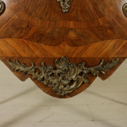 French Late Baroque chest of drawers - detail