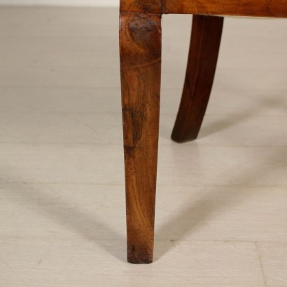 Silla en madera de nogal-detalle