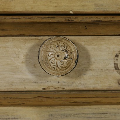 Desk with lift-detail