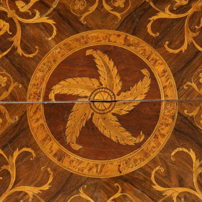 Game table inlaid-particular