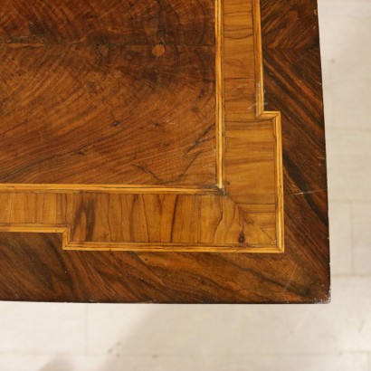 Game table inlaid-particular