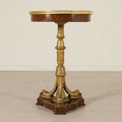 antiquités, table basse, tables basses antiques, table basse antique, table basse italienne antique, table basse antique, table basse dorée, table basse des années 900