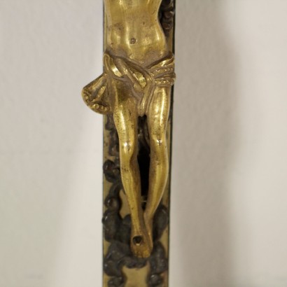 Crucifix en Bronze Doré-détail