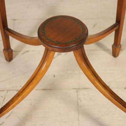 antiques, coffee table, antique coffee tables, antique coffee table, old English table, antique coffee table, neoclassical coffee table, 900's coffee table, round table, English round table.
