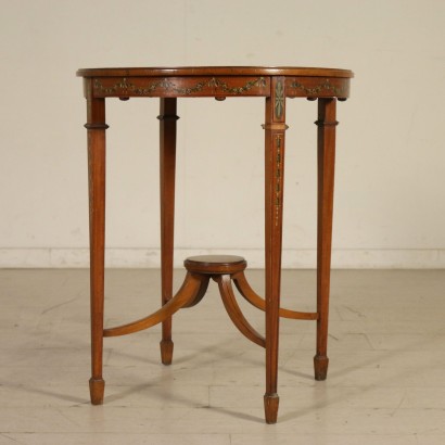 antiquités, table basse, tables basses anciennes, table basse ancienne, ancienne table basse anglaise, table basse ancienne, table basse néoclassique, table basse des années 900, table ronde, table ronde anglaise.
