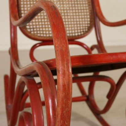 antik, Stuhl, antike Stühle, antiker Stuhl, antiker italienischer Stuhl, antiker Stuhl, neoklassizistischer Stuhl, Stuhl aus den 1900er Jahren, Schaukelstuhl, Schaukelstuhl im Thonet-Stil.