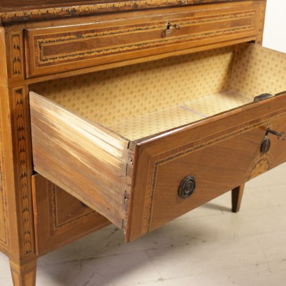 Commode du style Néoclassique-particulier