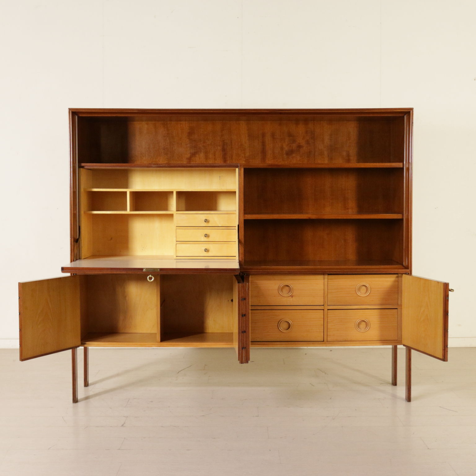 Buffet Avec Bureau Rabattable Placage De Hetre Laiton Italie Annees 50 Meubles Moderne Dimanoinmano It