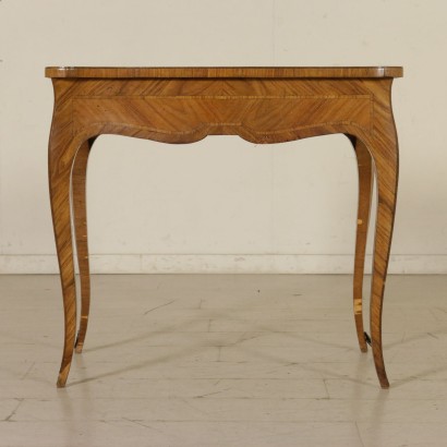 antiquités, table basse, tables basses anciennes, table basse ancienne, table basse italienne ancienne, table basse ancienne, table néoclassique, petite table des années 1900, table basse avec lutrin.