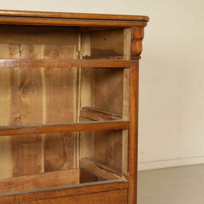 Chest of drawers in Walnut-detail