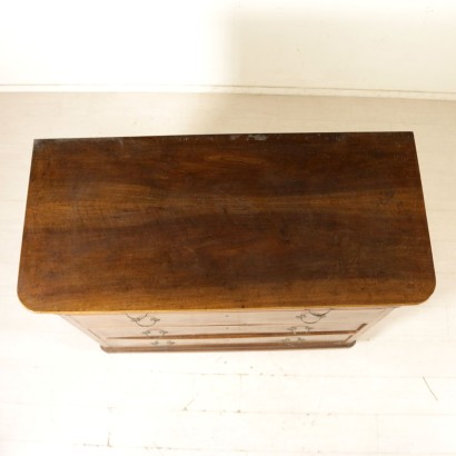 Chest of drawers in Walnut-detail