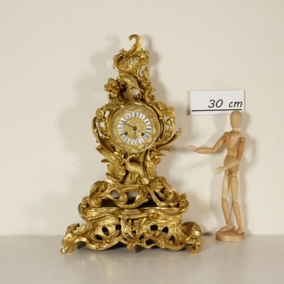 Horloge d'appui Style Rococo Bronze Métal émaillé Fer 'Pons 1927.'