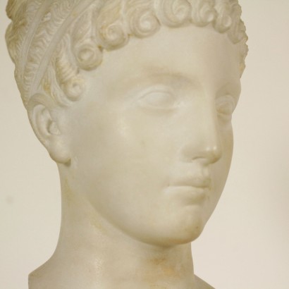 Bust of a Girl-detail