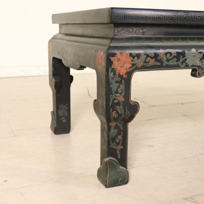 antique, small table, antique small tables, antique small table, antique Chinese small table, antique small table, neoclassical small table, 900 coffee table. Chinese coffee table.