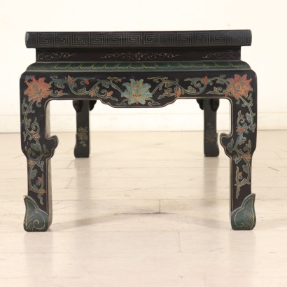 antique, small table, antique small tables, antique small table, antique Chinese small table, antique small table, neoclassical small table, 900 coffee table. Chinese coffee table.