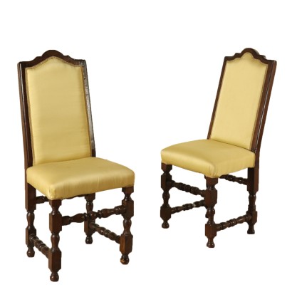 Paar von Stühlen