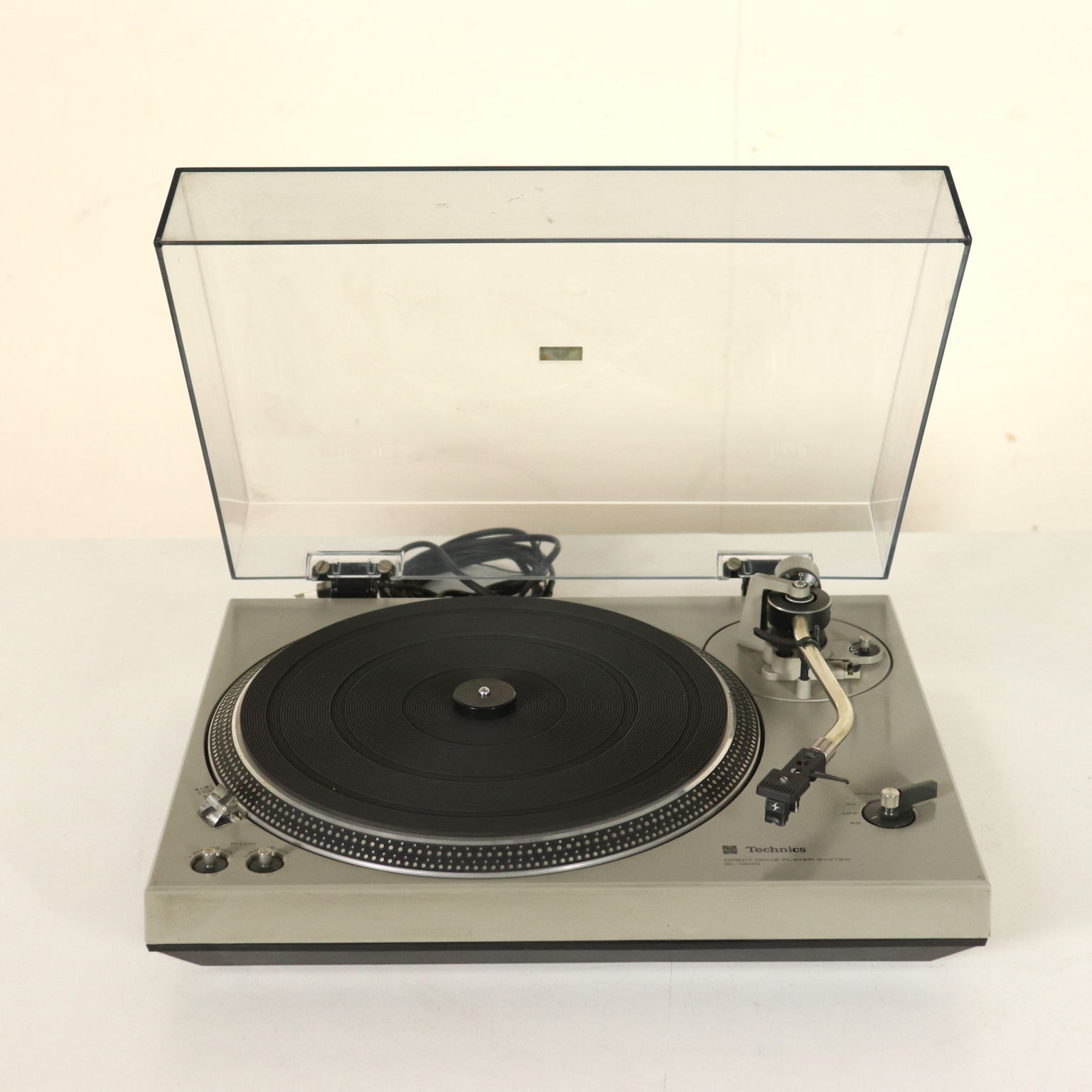 technics-sl-1500.jpg