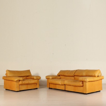 modern antiques, modern design antiques, sofa, modern antique sofa, modern antiques sofa, Italian sofa, vintage sofa, 70s sofa, 70s design sofa, Afra and Tobia Scarpa sofa.