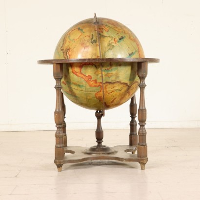 antiques, objects, antiques objects, ancient objects, ancient Italian objects, antiques objects, neoclassical objects, objects of the 900, lacquered globe.