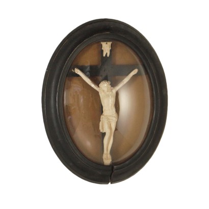 The crucifix in Frame