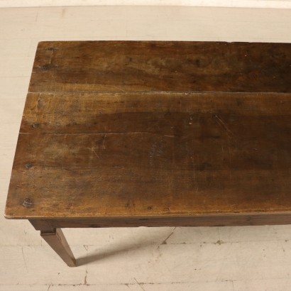 Table Directoire Noyer massif Fabriqué en Italie XIXeme siècle