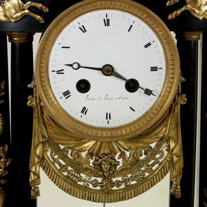 Horloge Temple Marbre noir Bronze doré Italie Deuxième moitié '800