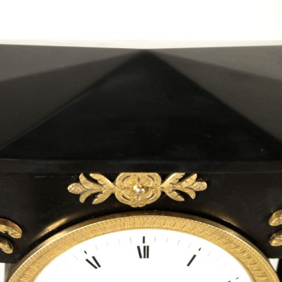 Horloge Temple Marbre noir Bronze doré Italie Deuxième moitié '800