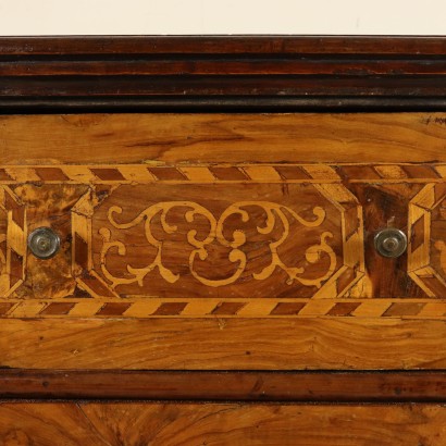 Elegant Kneeler Olive Slabs Maple Inlays Italy 18th Century