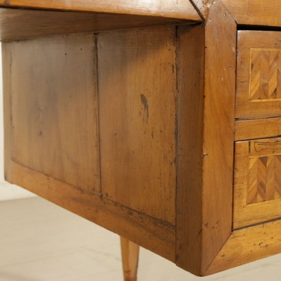 Small Neoclassical Desk Maple Cherry Walnut Italy 1700s