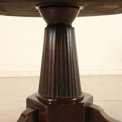 Table Noyer Fabriqué en Italie XIXeme siècle