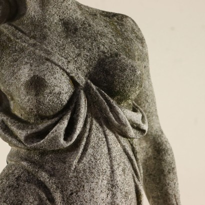Statue de Femme avec Fleures Grave Italie Fin '800 Début '900