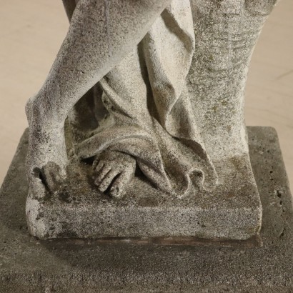 Statue de Femme avec Fleures Grave Italie Fin '800 Début '900