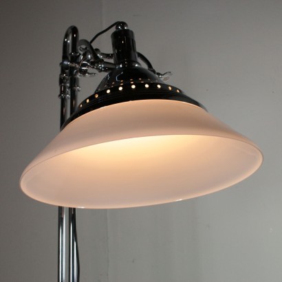 moderne Antiquitäten, moderne Design-Antiquitäten, Stehlampe, moderne Antiquitäten-Stehlampe, moderne Antiquitäten-Stehlampe, italienische Stehlampe, Vintage-Stehlampe, 70er-80er-Stehlampe, 70er-80er-Design-Stehlampe