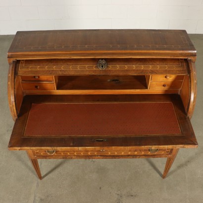 Commode Scriban à deux Tiroirs Erable Noyer Italie Premier '900