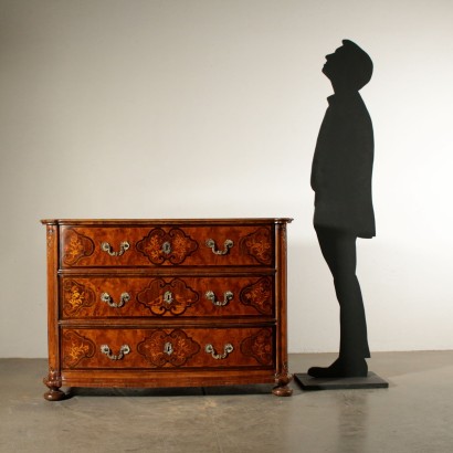 Elegant Maple Walnut Chest of Drawers Austria First Half 18th Century