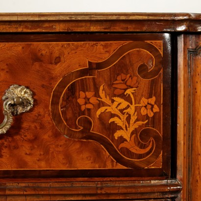 Elegant Maple Walnut Chest of Drawers Austria First Half 18th Century